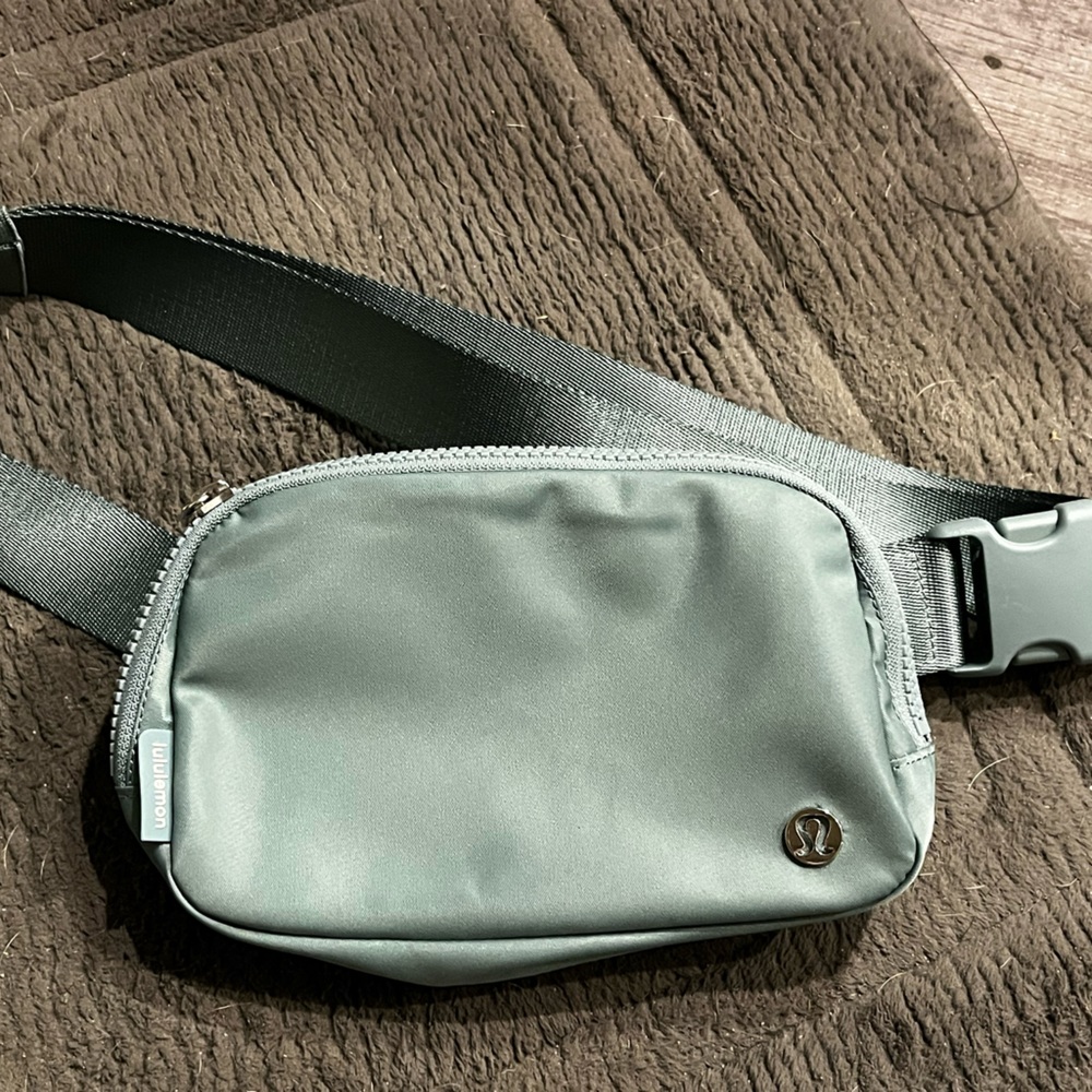 LuluLemon everywhere belt bag.